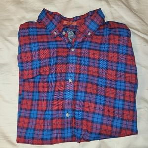 Mens long-sleeved button down shirt